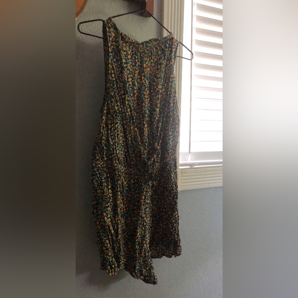 All $3 piece clothing. - Picture 5 of 13